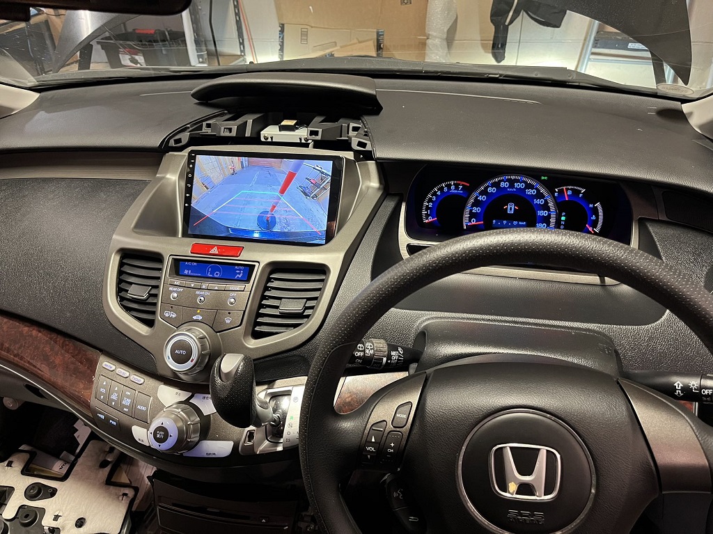 2004 Honda Odyssey (JDM) Apple CarPlay Stereo Installation - Image 3