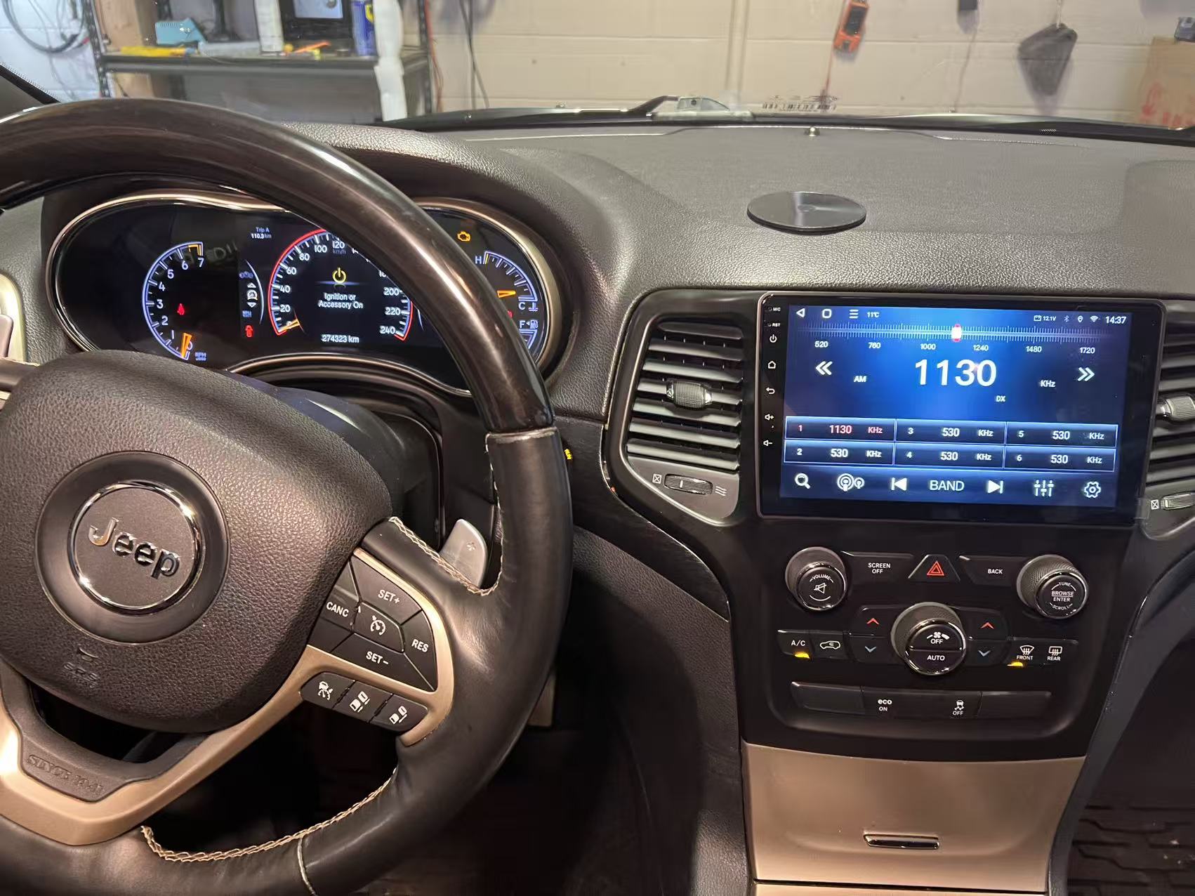2014–2018 Jeep Grand Cherokee 10-inch CarPlay stereo installation
