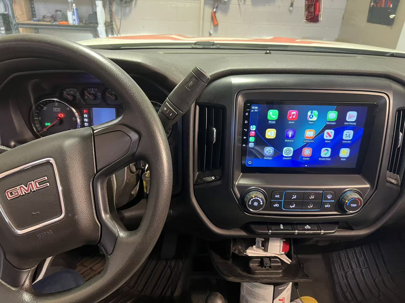 2014–2018 Chevrolet Silverado 10” QLED Car Stereo – Wireless Apple CarPlay & Android Auto