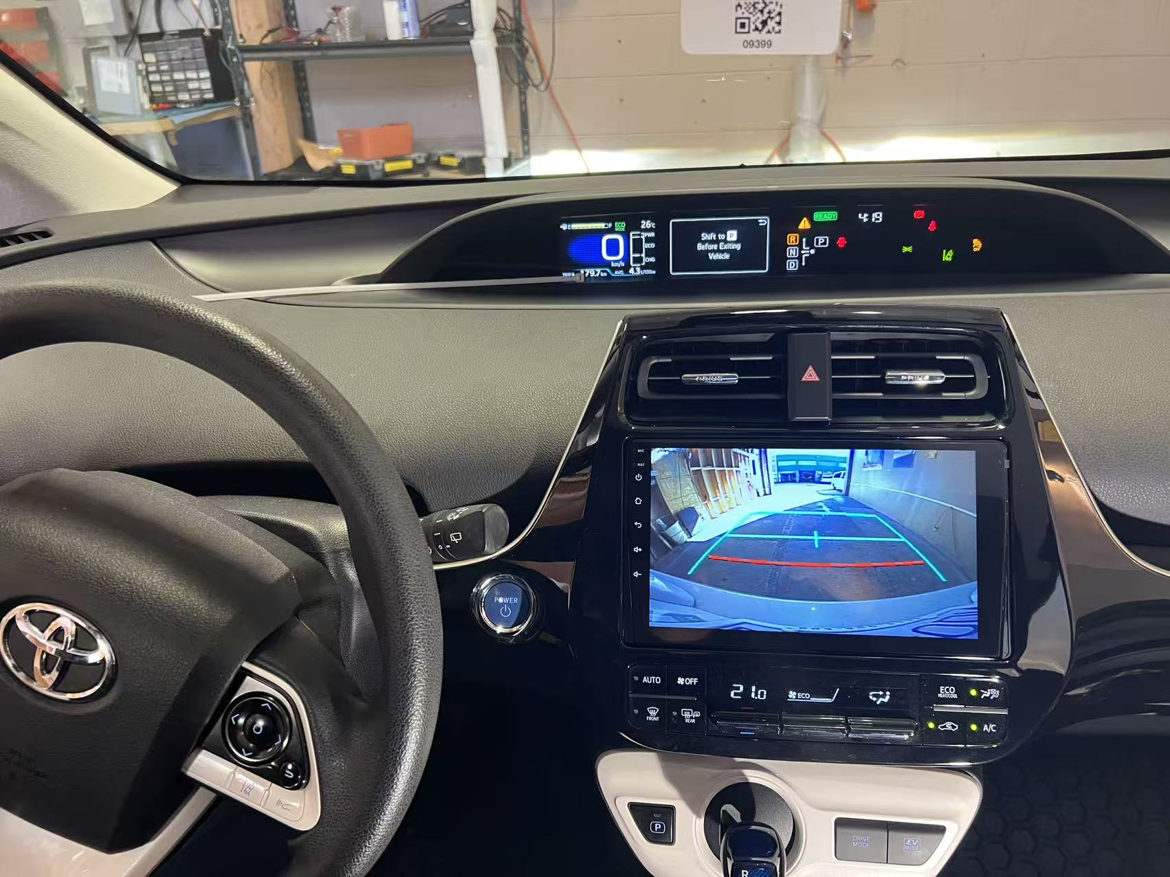 Toyota Prius 2016–2019 9” QLED Wireless CarPlay & Android Auto Stereo - Image 4